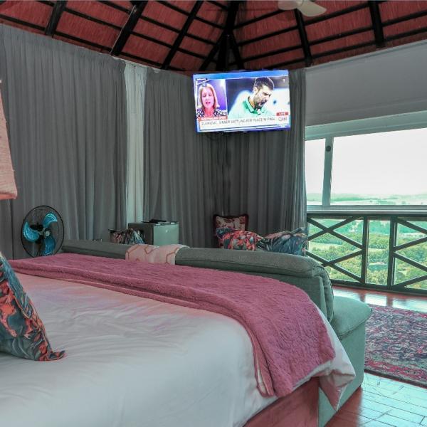 Unit 5 King Honeymoon Suite